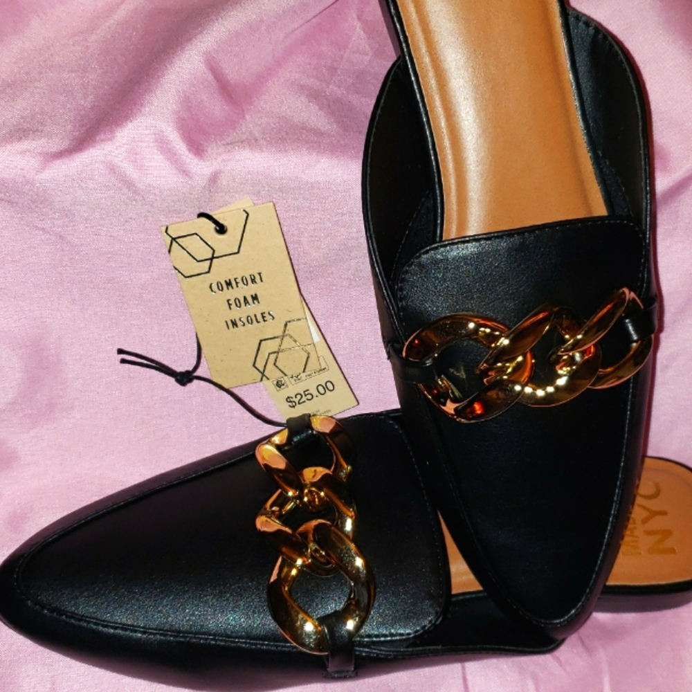 NYC MADDEN GOLD CHAIN ALMOND TOE MULE SIZE 8